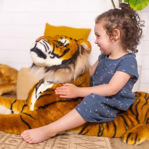 Vista 8 de Tigre gigante de peluche de Melissa & Doug, realista (más de 5 pies de largo)