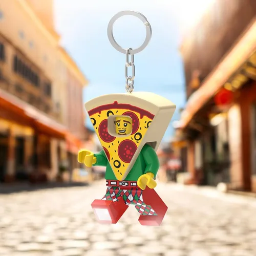 Vista 4 de LEGO KE176H - Llavero de luz para disfraz de pizza (KE176H) grande, 3 pulgadas de alto Colgante de bolsa con luz LED