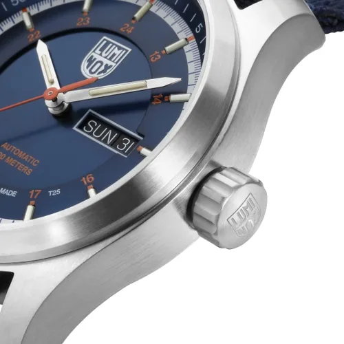Vista 4 de Luminox Atacama Field Reloj azul automático fabricado en Suiza XL1903 Azul Patchwork Casilla