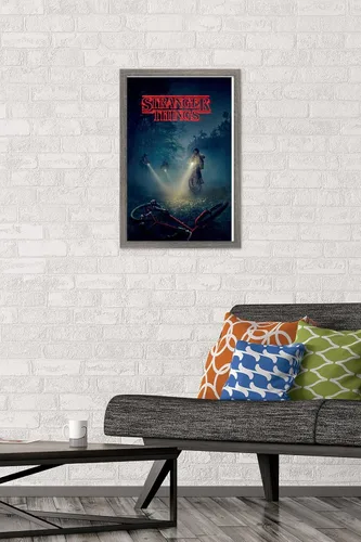Vista 2 de Trends International Netflix Stranger Things - Póster de pared de bicicletas, 14.725 x 22.375 pulgadas, versión enmarcada de madera de granero