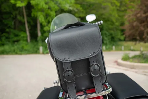 Vista 5 de Willie & Max By Dowco Serie Black Jack Bolsa para arco de respaldo de motocicleta con protección UV, piel sintética sin mantenimiento, universal