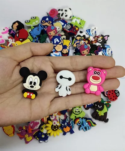 Vista 2 de BAOBAOYU 20 50 100 piezas de PVC al azar diferentes dijes de zapatos para zapatos y pulseras decoración de pulseras regalos de fiesta