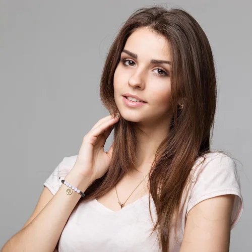 Vista 2 de COAI Pulsera de turmalina negra con árbol de la vida para mujer