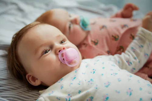 Vista 6 de Philips Avent Chupete Ultra Air, 0-6 meses, azul/verde, paquete de 2, SCF244/20