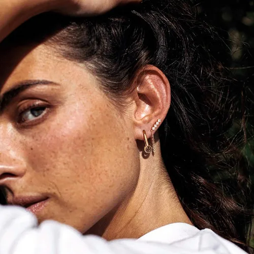 Vista 2 de MYEARS Women Huggie Earrings Gold Hoop 14K Gold Filled Small Simple Handmade Hypoallergenic Everyday Jewelry