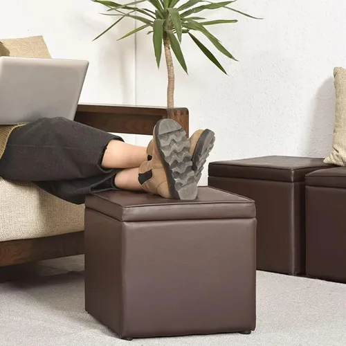 Vista 2 de Taburete reposapiés con marco de madera, otomana moderna tapizada de cuero mate, taburete acolchado con acento para sala de estar, dormitorio, baño