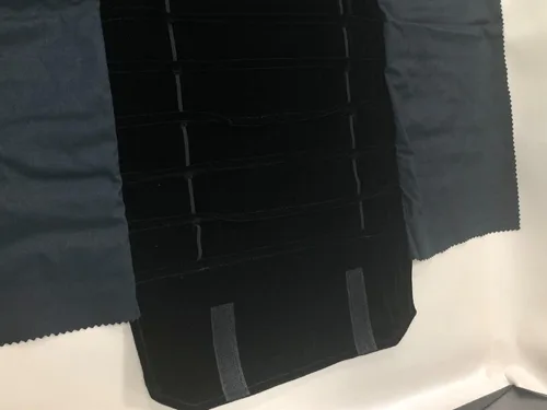 Vista 6 de Rollo de viaje portátil de joyería negro y gris terciopelo reloj pulsera tobillera caja de almacenamiento organizador de cadena bolsa de transporte