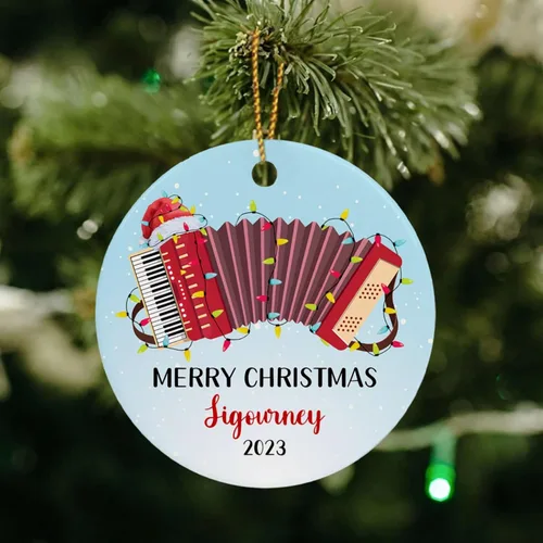 Vista 4 de Adorno de Navidad personalizado de acordeonista que toca acordeón, nombre personalizado y año, adorno de Navidad para acordeonista, instrumento