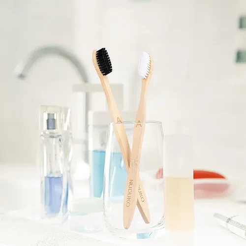 Vista 6 de NUDUKO Cepillos de dientes de bambú biodegradables, paquete de 10 unidades, ecológico, cepillo de dientes de madera natural, sin BPA