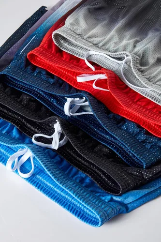 Vista 5 de Paquete de 5 pantalones cortos deportivos para niños, de malla, baloncesto, ropa juvenil, equipo deportivo con bolsillos