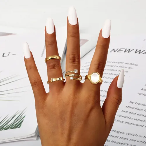 Vista 2 de YeGieonr 18K Gold Plated Rings for Women with Coil Design,Sparky Cubic Zirconia Wrap Gold Ring, Dainty Statement Jewelry for Women, Girls