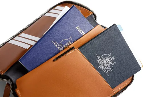 Vista 3 de Bellroy Folio de Viajes Segunda Edición, Caramelo, Compacto