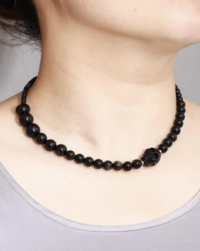 Vista 9 de XHUUU Gargantillas de calavera con cuentas de obsidiana negra, para mujeres y hombres, cristales de piedras preciosas y piedras curativas, collar
