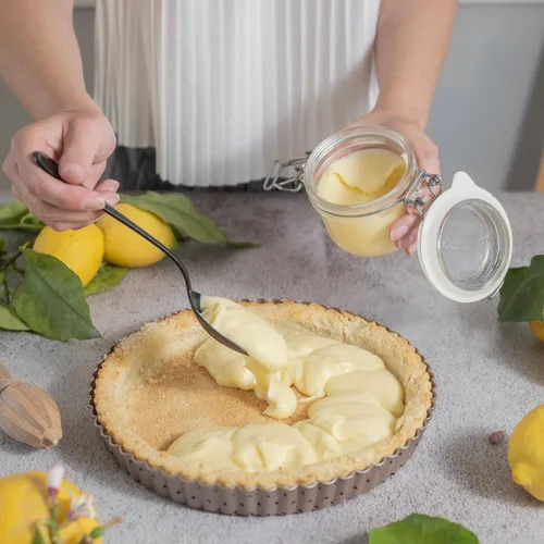 Vista 5 de HAPPIELS - Sartén antiadherente de 9 pulgadas para tartas con fondo extraíble Lata de tarta y quiche estriada libre de PFOA y BPA, no tóxica