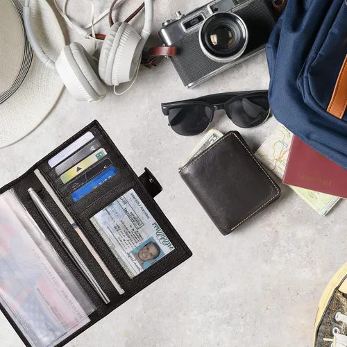 Vista 3 de Fundas de cuero RFID hechas a mano para hombres y mujeres con 6 tarjetas de crédito y 1 ranura para identificación y soporte para bolígrafo