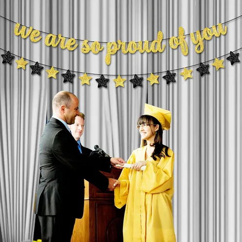 Vista 6 de KatchOn, Cartel con texto en inglés «We are So Proud of You» – Cartel de graduación con purpurina, guirnalda de graduación, decoraciones