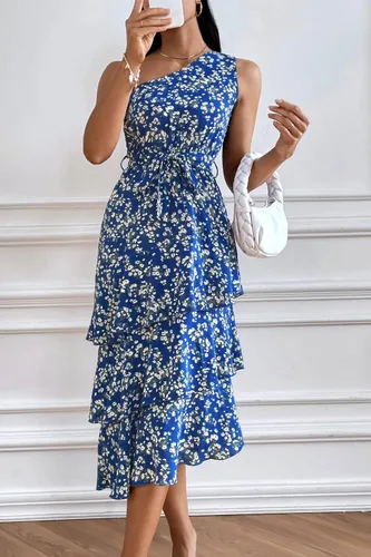 Vista 3 de PRETTYGARDEN Vestido de verano floral para mujer, casual, de un hombro, escalonado, con volantes, a media pierna, vestido bohemio para la playa