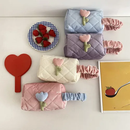 Vista 7 de Bolsa de maquillaje floral kawaii, bolsa para cosméticos y cosméticos, bolsa de viaje estética, organizadora de bolsa de aseo acolchada de hadas