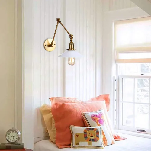 Vista 8 de Iluminación estilo loft con forma de platillo, aplique de pared ajustable, pantalla de vidrio blanco lechoso, brazo oscilante, lámpara de pared Latón