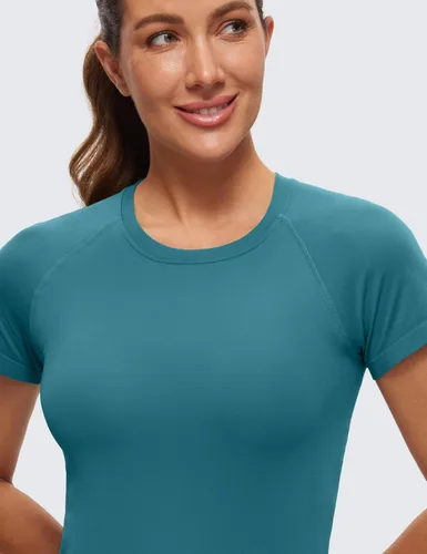 Vista 5 de CRZ YOGA Camisetas de entrenamiento sin costuras para mujer, transpirables, de manga corta, para gimnasio, correr, yoga, atléticas