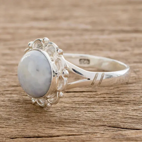 Vista 3 de NOVICA Anillo artesanal de flor de jade hecho a mano en guatemala, lila, plata de ley 925, piedra única, cóctel floral 'Lilac Dahlia