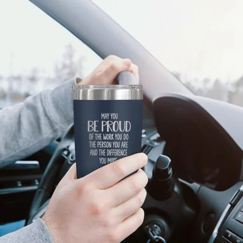 Vista 4 de OASSIE Regalos de agradecimiento para hombres y mujeres, vaso de café de acero inoxidable de 20 onzas Proud of You, Día del Maestro, cumpleaños