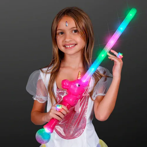Vista 2 de Espada de sable de unicornio rosa iluminada para niñas con luces LED intermitentes