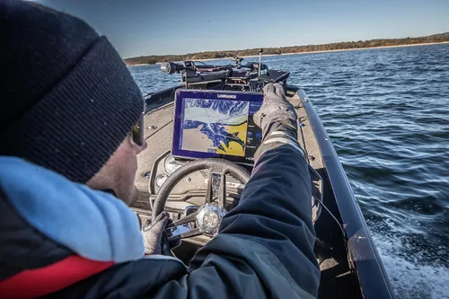 Vista 4 de Lowrance HDS PRO Fishfinder/Chartplotter con integración de teléfonos inteligentes y gráficos C-MAP precargados de EE. UU. y Canadá