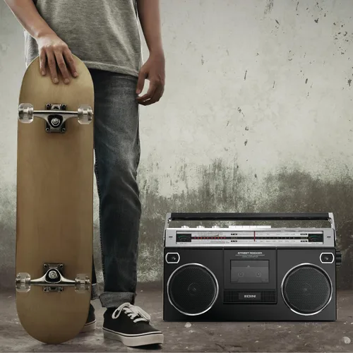 Vista 6 de Ion Audio 1980S-Style Portable Bluetooth Boombox Radio AM/FM Grabador de cassette Reproductor de cassette, medidores VU, grabación USB, altavoces