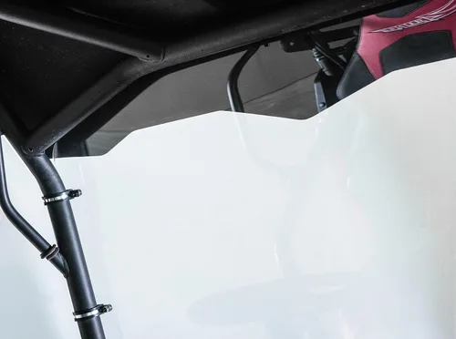 Vista 9 de Parabrisas UTV completo compatible con CF Moto ZForce (excluye los modelos ZForce 950 y 800 2023) - Estándar de 3/16 pulgadas