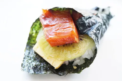 Vista 6 de Norisuke Algas tostadas para un sushi enrollado a mano premium medio cortado, 50 hojas, producto de Ariake, Japón de la más alta calidad en Japón