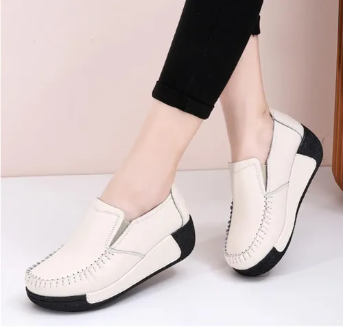 Vista 2 de Mocasines de cuero con plataforma para mujer, transpirables, antideslizantes, con buen arco, para enfermera, para caminar y caminar Beige