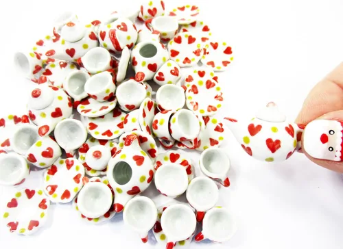 Vista 5 de Casa de muñecas en miniatura de cerámica 4/9 corazón tetera taza platillo vieira plato #S 2368