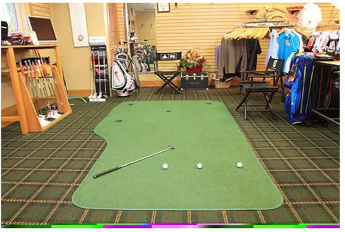 Vista 2 de Big Moss Golf The Country Club 612 V2 - Alfombrilla de putting para interiores de 6 x 12 pies, 3 tazas reguladoras más 1 agujero más pequeño