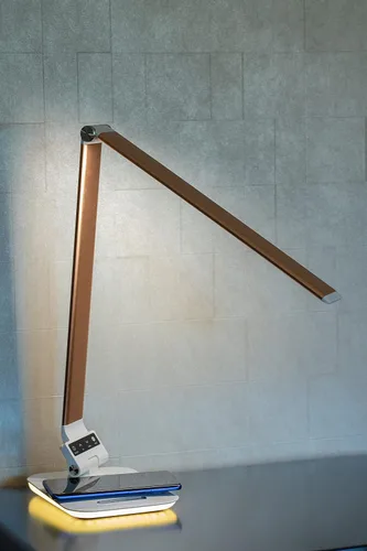 Vista 5 de Lámpara de escritorio con luz de acento RGB, cargador inalámbrico, puerto USB, controles de luz regulables (oro rosa)
