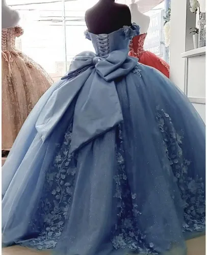 Vista 2 de TRHTX Vestidos de quinceañera con cuentas de encaje 2025 hinchados con hombros descubiertos dulces 16 vestidos de flores de tul vestido de membrillo