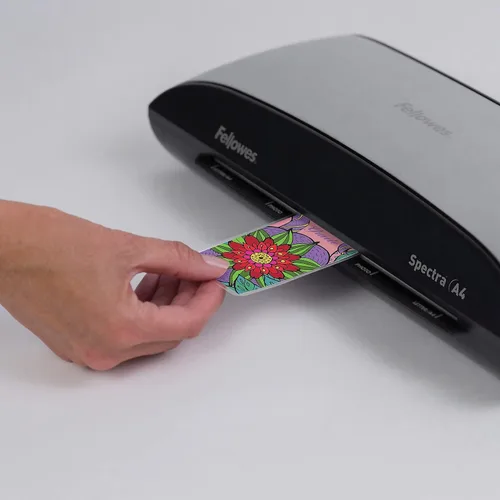 Vista 3 de Fellowes Bolsas brillantes - Tarjeta de visita, 10 mil, paquete de 100 - Tarjeta de visita - 3.75 quot; ancho x 2.25 quot; largo x 10 mil grosor