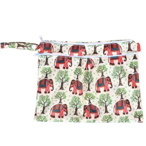 Vista 8 de Bolso organizador para pañales, ropa seca y húmeda ideal para viajar de Damero. 2 piezas., L, Elefantes Waterproof Reusable Travel Bags for