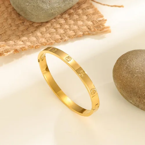 Vista 3 de YUFANHY Brazalete de acero inoxidable chapado en oro de 18 quilates para mujeres y niñas, regalos novedosos para mujeres y mujeres, pulsera