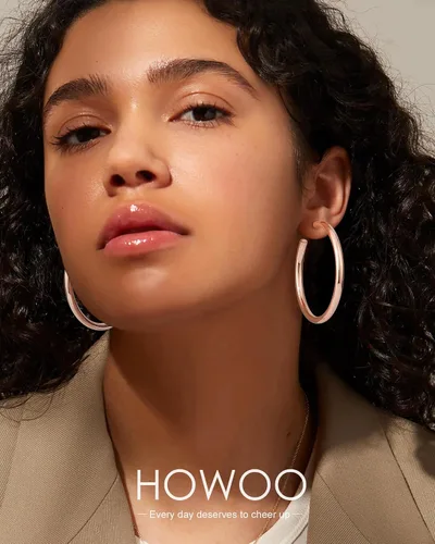 Vista 2 de Howoo Aretes de aro chapados en oro de 14 quilates con aros de oro grueso pulido para mujer