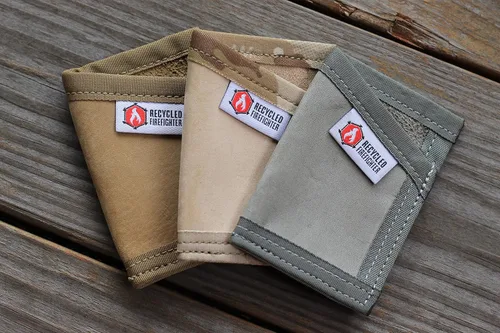 Vista 7 de Recycled Firefighter Sergeant - Cartera delgada para hombres y mujeres, cartera minimalista con bolsillo frontal con clip elástico para dinero