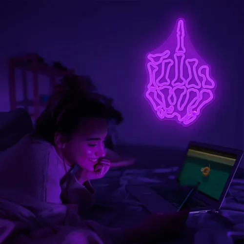 Vista 7 de Señales de neón de calavera con gesto para pared, luces de neón de dedo que se iluminan, señales LED regulables para dormitorio, cueva del hombre
