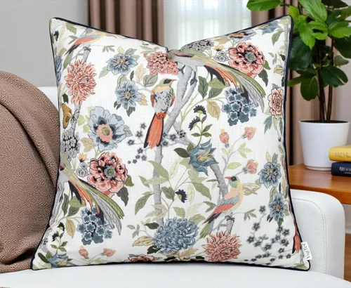 Vista 6 de Funda de almohada vintage con estampado floral de rosas de 20 x 20 pulgadas Ramo de rosas corales y rosas sobre flameado blanco roto, ribete