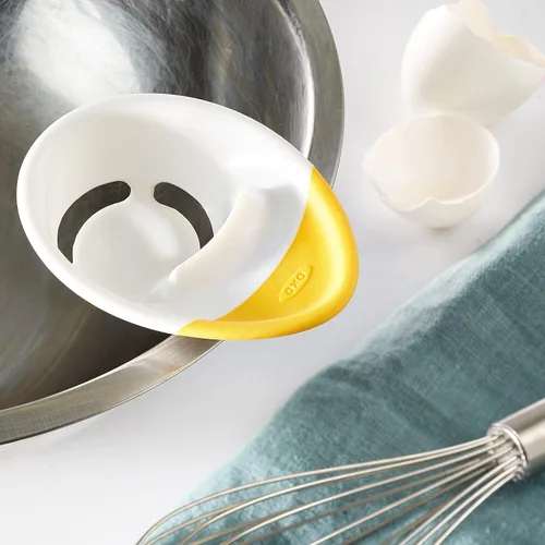 Vista 2 de OXO Good Grips Separador de huevos 3 en 1