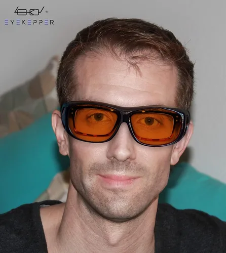 Vista 3 de Eyekepper Paquete de 2 lentes de bloqueo de luz azul que se ajustan sobre anteojos de computadora