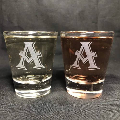 Vista 27 de Juego de 2 vasos de chupito con letras de monograma de 1.5 oz (B)