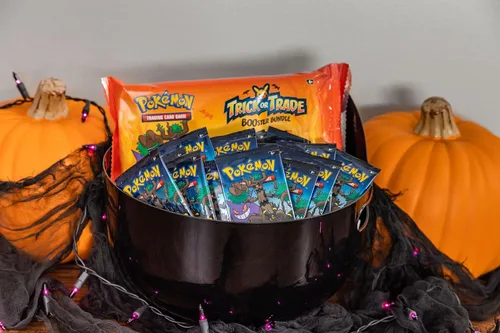 Vista 2 de Paquete de refuerzo Pokémon TCG - Truco o trato