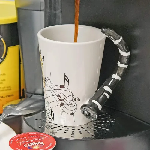 Vista 4 de Taza de clarinete con diseño de Fairly Odd Novelties - Café y té musical, divertido regalo