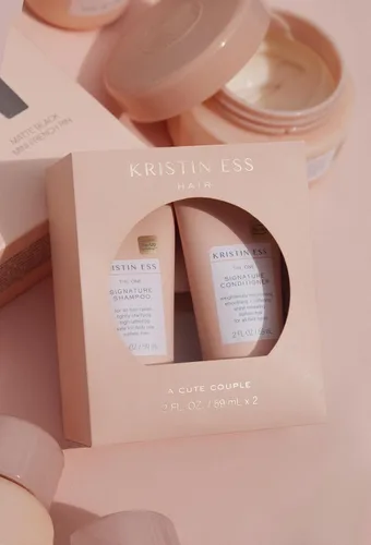 Vista 3 de Kristin Ess Signature Travel Size Set de Champú + Acondicionador de Salón para Humedad, Suavidad + Brillo - Anti Encrespamiento + Ligeramente
