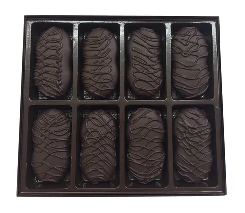 Vista 18 de Galletas de la marca Philadelphia Candies cubiertos por ambos lados de chocolate negro y con leche, y crema de cacahuete de la marca Nutter Butter